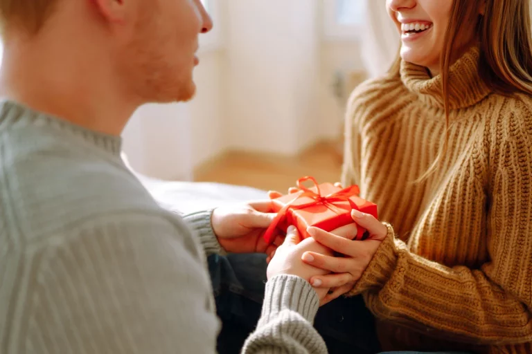 Offrir un bracelet pierres naturelles à un homme à la Saint-Valentin : comment choisir les pierres ?