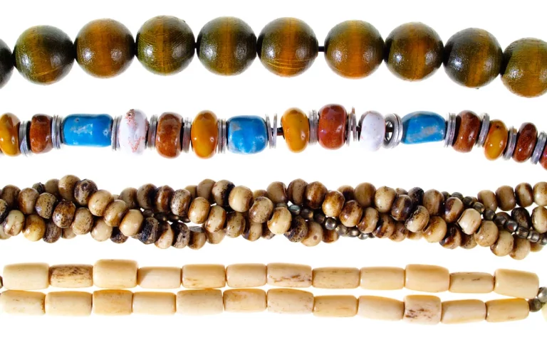 Peut-on porter plusieurs bracelets de pierres naturelles en même temps ?