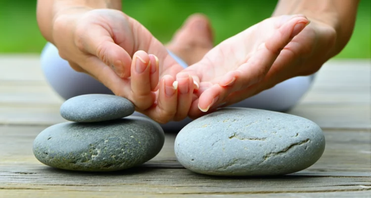 Comment associer les pierres à votre pratique de yoga