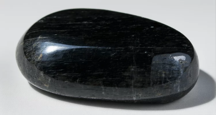 La pierre d’obsidienne : comment l’utiliser avec précaution