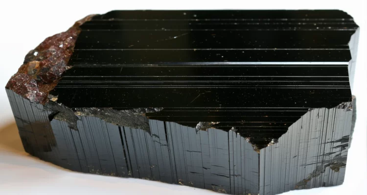 Comment nettoyer et recharger la tourmaline noire ?