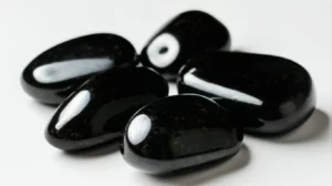 Les bienfaits et usages de l’obsidienne noire