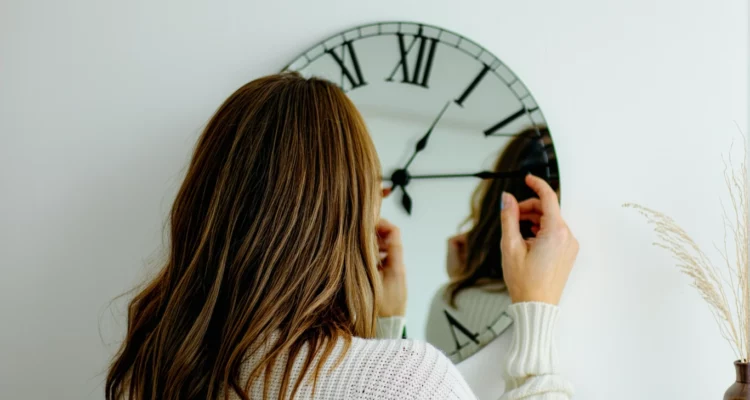 Comment interpréter une heure miroir selon sa situation de vie (amour, travail, santé)